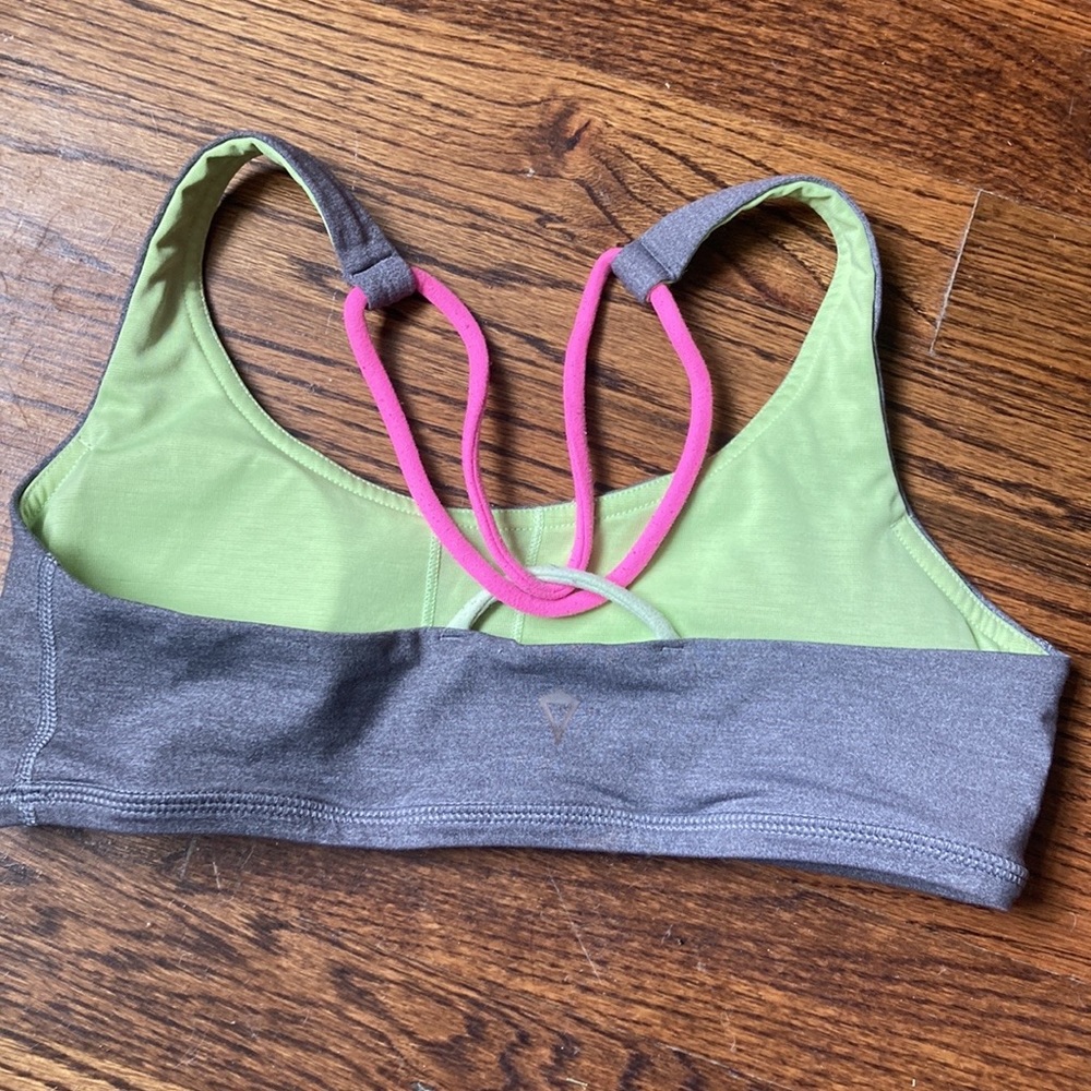 Ivivva Girl’s Sports Bra size 12. Gray, Pink and Green